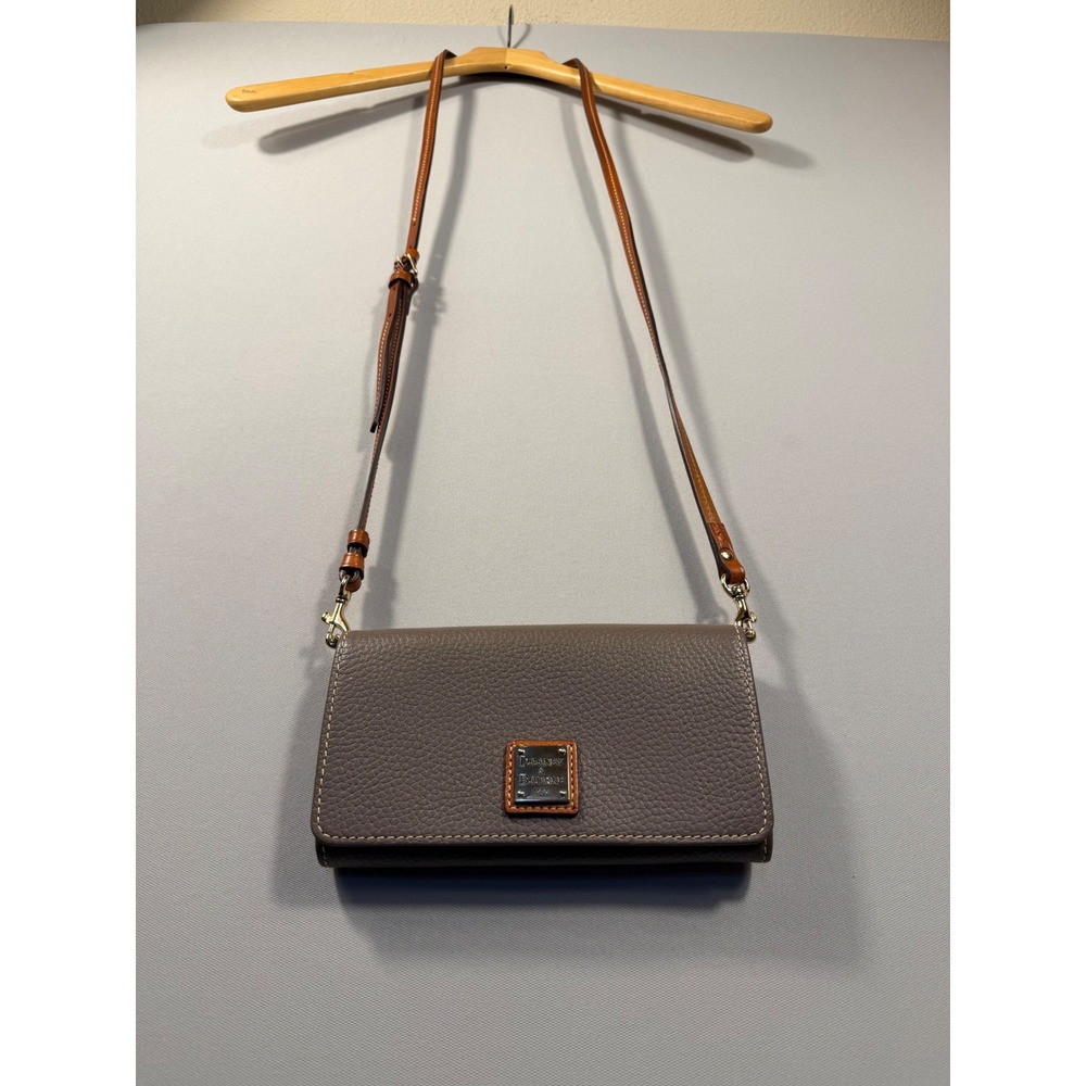 Dooney & Bourke Pebble Grain Crossbody Wallet Bag Taupe Gray Leather EUC - Picture 2 of 15